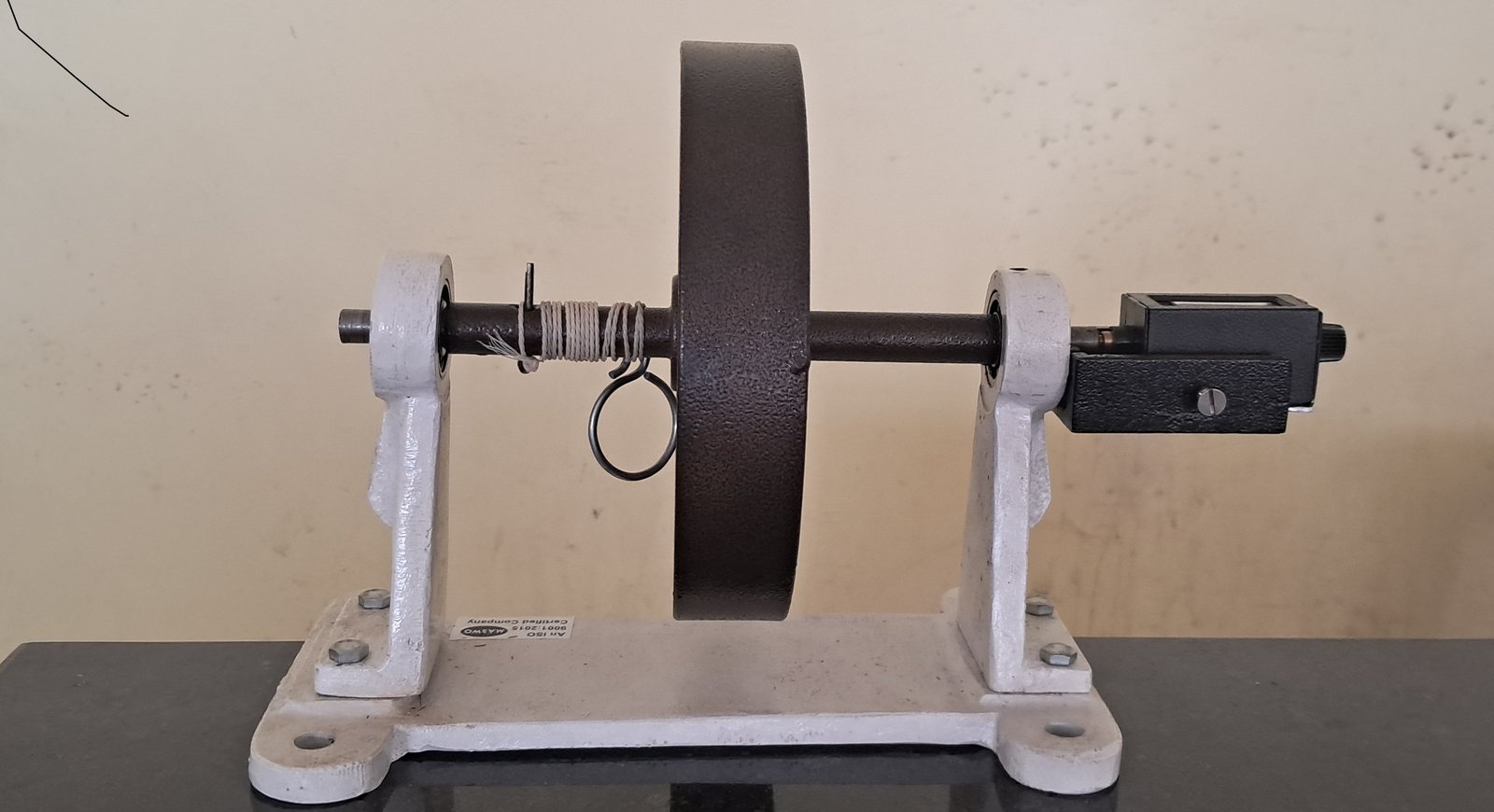 Fly Wheel apparatus for moment of inertia